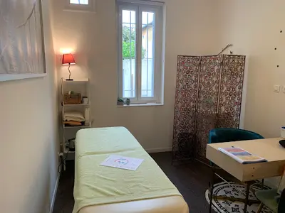 Claire Ternisien Kinésiologue, Réflexes Archaïques et Massages Bébés