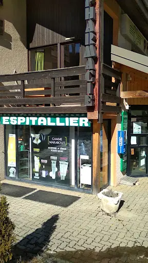 C la Pharmacie d'Ancelle