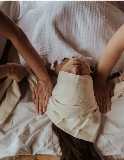 Ama Doula - Gardienne d'Une Maternité Sacrée