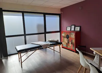 Marina Lecomte - Thérapeute Énergéticienne - Magnétiseur - Radiesthésiste - Praticienne en Micro-massage