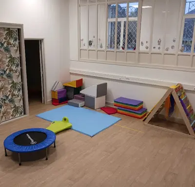 Laura Michelet (pour Enfants de 0 À 7 Ans )