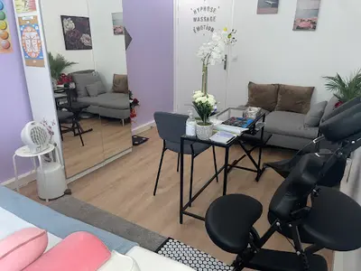 Wiem Marouene - Thérapeute en Gestion du Stress, des Douleurs et des Maladies. Décodage, Massages et Hypnose