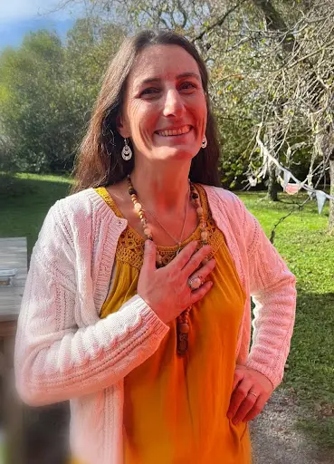 Charline Giraud - Accompagnatrice en Épanouissement Féminin. Réflexologie, Naturopathie, Massages.