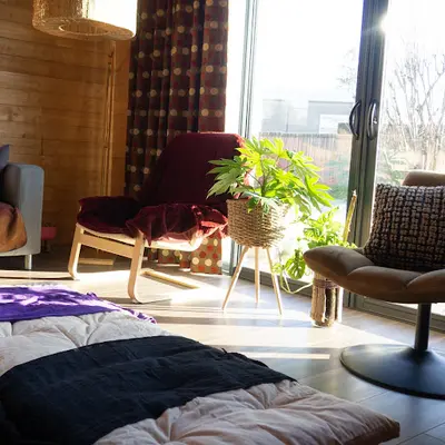 Nelly Bouju Doula - Massage Ayurvédique (femme, Femme Enceinte) - Rebozo - Atelier Massage Bébé