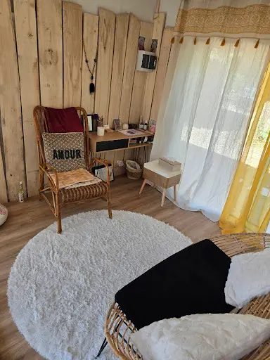 Yaëlle Martin - Thérapies Brèves, Massages, Méditation
