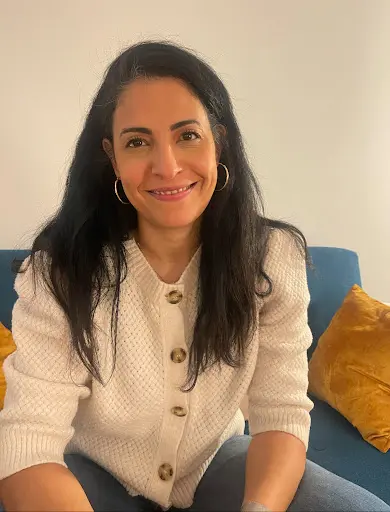 Loubna Lamri- Sophrologue - Sophrothérapeute - Praticienne en Breathwork À Bordeaux