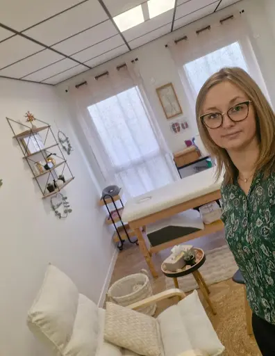 Médit Âme: Hypnose, Réflexologie Plantaire, Ventouses Sèches(cupping/hijama), Moxibustion, Drainage Lymphatique Jambes