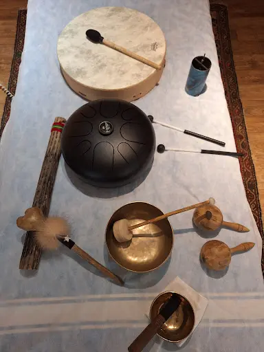 Annie Attal Thérapeute Psycho-corporelle, Fleurs de Bach, Soins au Sons, Harmonisation Énergétique