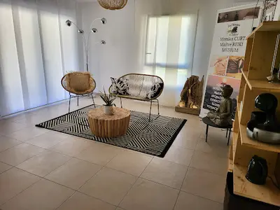 Monika Curt - Soin Énergétique - Voyance - Magnetisme - Reiki