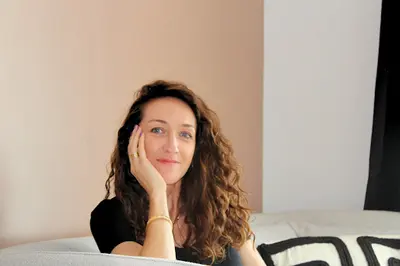 Sarah Bée - Kinésiologue - Praticienne Méthode Niromathé - Stress et Émotions - Phobies - Douleurs - Thérapeute Holistique