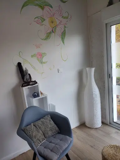 Céline Bosch Hypnose Art-thérapie 66500 Clara