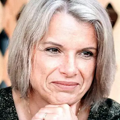 Christella Lequeux Hypnothérapeute-hypnose Compiègne et Sophrologue Certifiée-sophrologie Compiègne Oise. (infirmière)
