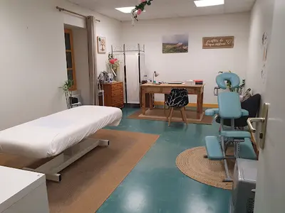 Valérie Roulet Cressent Réflexologue, Géobiologue et Consultante Feng Shui, Rebouteux, Massages, Soins Énergetiques