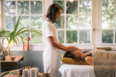 Laëtitia Pacheco, Massages, Kobido, Soins Énergétique, Reiki, Médiumnité Dessin Connecté.