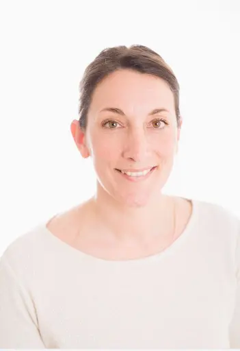 Emilie Viguier - Thérapies Brèves (hypnothérapie, Traitement Traumas Type Emdr) - Master Universitaire en Psychologie