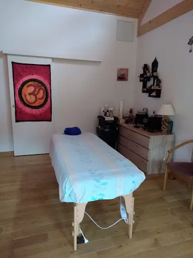 Courvoisier Hélène Reiki, Massages Bien-être et Hypnose