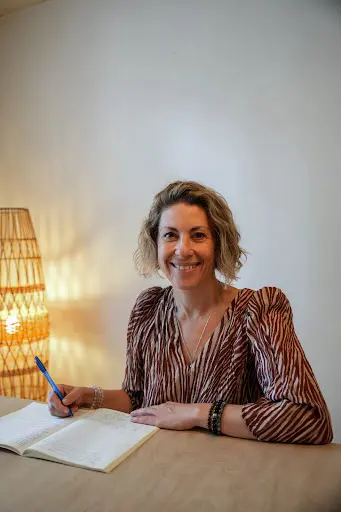 Aurélie Guibaud Constellations Familiales et Hypnose Humaniste