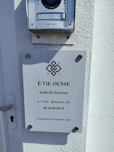 É-vie-dense