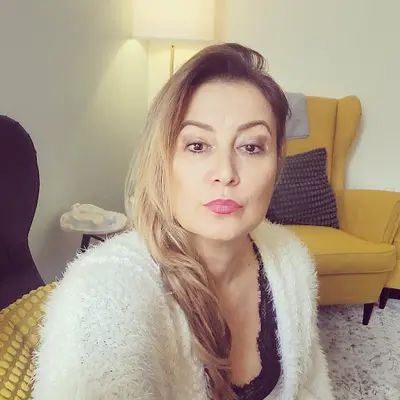 Regina Tordjman - Hypnothérapeute - Coach en Développement Personnel et Pro - Art Thérapeute - Thana Doula -