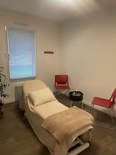 Rachel Menoury Thérapeute Spécialiste de L’anxiété, des Phobies et Traumatismes Emdr et Hypnothérapie la Roche-sur-yon