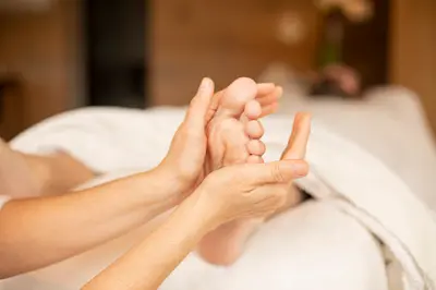 Magali Panebianco - Réflexologie Plantaire - Massages - Qi Nei Tsang - Praticienne en Bien-être