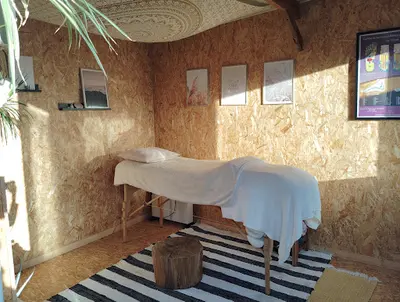 Elise le Serrec - Réflexologue Plantaire Intégrative - Massage Holistique
