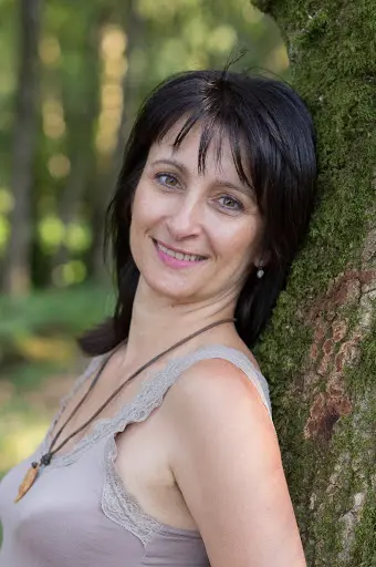 Aurore Thomas-balland: Psychogénéalogie - Numérologie, Lmma/emdr, Bioénergie. Bertrand T-b : Sophrologie, Relation d'Aide