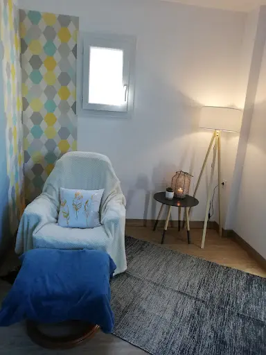 Emilie Favrel Hypnothérapeute Humaniste