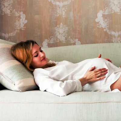 Aurélie Marmet • Doula Grenoble • Massage Femme Enceinte et Postnatal • Bain Sensoriel ® • Massage Bébé • Sophrologie