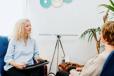 Stéphanie Guerin Thérapie Brève, Hypnose, Emdr Solutionniste