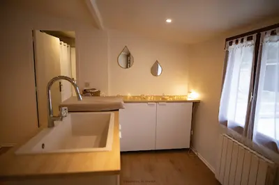 Pouponner en Douceur | Consultation d'Allaitement Ibclc | Thalasso Bain Bébé | Massage | Portage