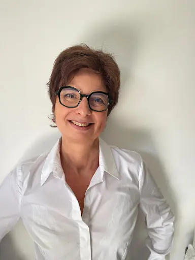 Véronique Quéval - Sophrologie - Hypnose - Yoga Nidra - Yoga du Rire