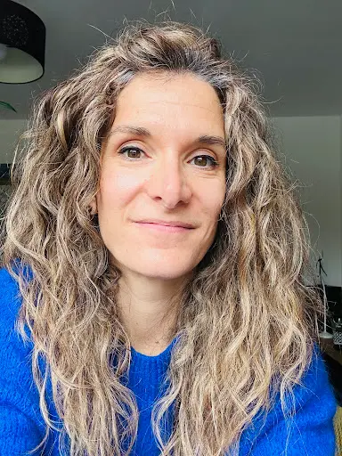 Dorothée Sourisseau - Graphothérapeute - Praticienne en Hypnose À l'Atelier des Mots
