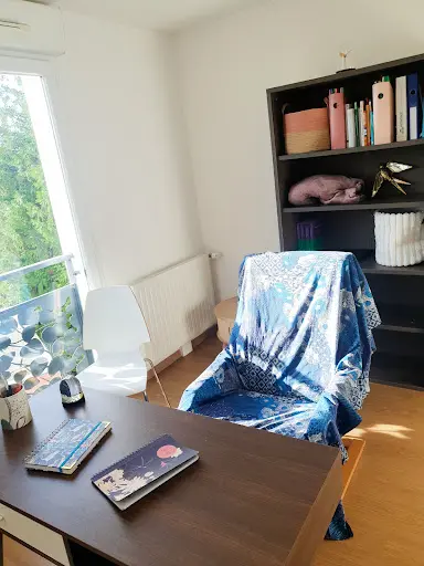 Claire Khalfa – Hypnose et Thérapie Narrative