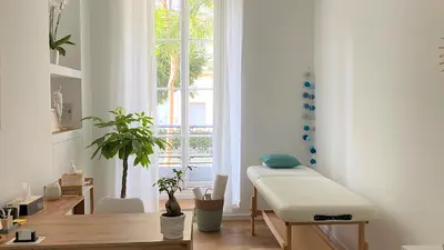 Dr Chloé Frémont - Médecine Chinoise et Hypnose À Nice