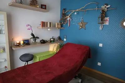 Magaly Forniès Magnétiseur Guérisseuse Énergéticienne Coupeur de Feu Verrue Zona Psoriasis Eczéma Massage Car-paix-dit-aime