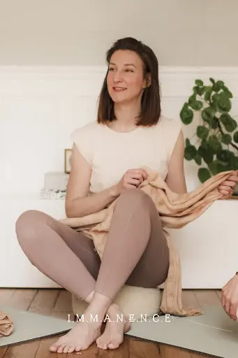 Immanence Doula | Maison-né Paris 14 | Bain Enveloppé Massage Bébé • Rebozo • Hypnose Grossesse/pma • Massage Pré/post-natal