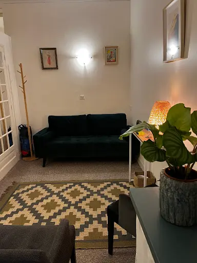Mahia Gardes Paris 15, Gestalt Thérapeute, Emdr Humaniste
