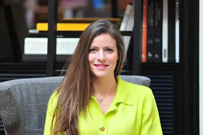 Pamela Mortera, Doula et Hypnothérapeute À Paris, Dans le 92 & en Visio - Hypnose, Naissance et Rebozo