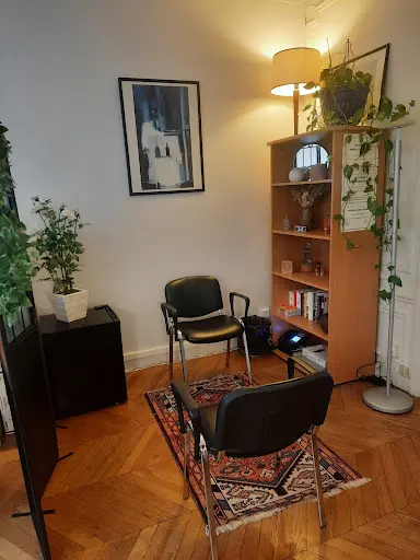 Laura Marcouyoux - Hypnothérapeute Paris 17