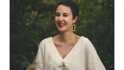 Louise Hocquigny - Agapea - Maître Enseignante Reiki et Naturopathe - Soins Énergétiques Paris 17