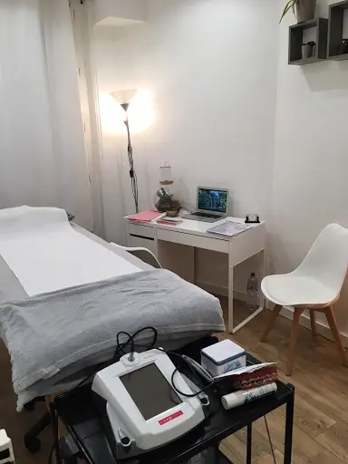 Réflexologue Certifiée Paris 18 - Luxopuncture & Auriculothérapie - Infirmière Audrey Gonon