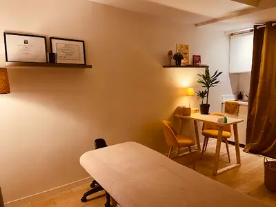 Emmanuelle Catroux - Soin Énergétique Reiki - Soin Rebozo - Massage Bébé / Bain des Merveilles À Domicile