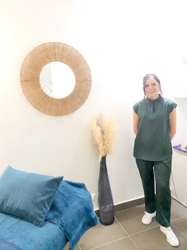 Chloé Navarro Réflexologue - Conseiller en Élixirs Floraux