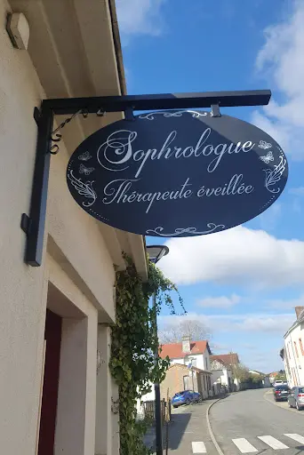 Célia Gaborit,sophrologue et Thérapeute Éveillée ( Energéticienne, Soins Énergétiques, Praticienne Eft/dtma, Acess Bar,...)