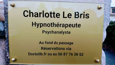 Charlotte le Bris | Hypnothérapeute et Psychanalyste À Rambouillet