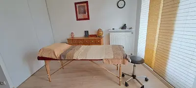 Julie Ambroise - Réflexologue Plantaire et Praticienne en Drainage Lymphatique