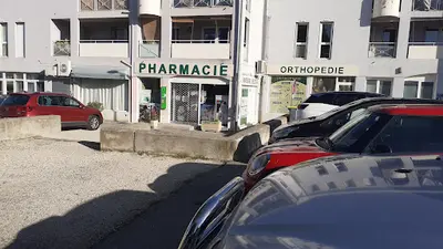 Pharmacie Grand Village