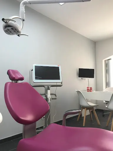 Dr Patris Aurelie