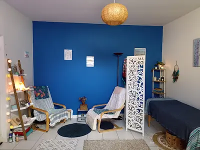 Elise Perrot - Relaxation - Sophrologie - Thérapies Psychocorporelles - Massages Bien-être